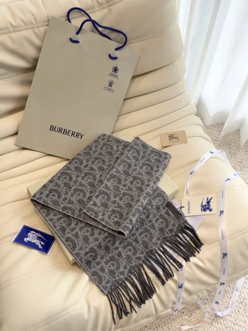 Dior Double-Yarn High-Density Woven Scarf with a Soft Finish - Ref. SCDIOR0021