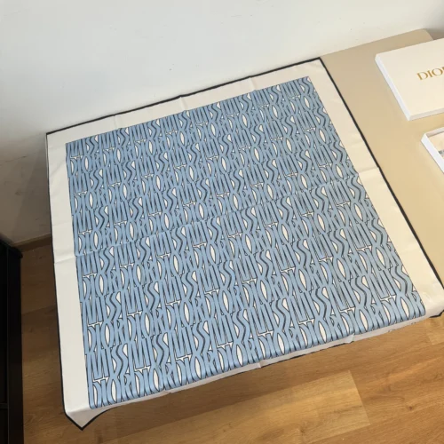 Dior 100% Silk Twill Printed Square Scarf with Hand-Rolled Edges - 90 x 90 cm - Ref. SCDIOR0023