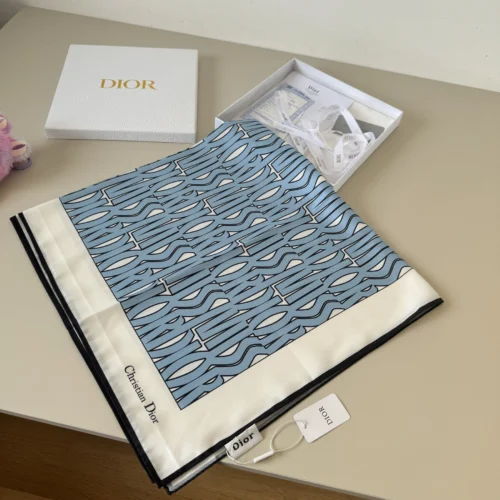 Dior 100% Silk Twill Printed Square Scarf with Hand-Rolled Edges - 90 x 90 cm - Ref. SCDIOR0023