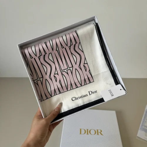Dior 100% Silk Twill Printed Square Scarf with Hand-Rolled Edges - 90 x 90 cm - Ref. SCDIOR0024