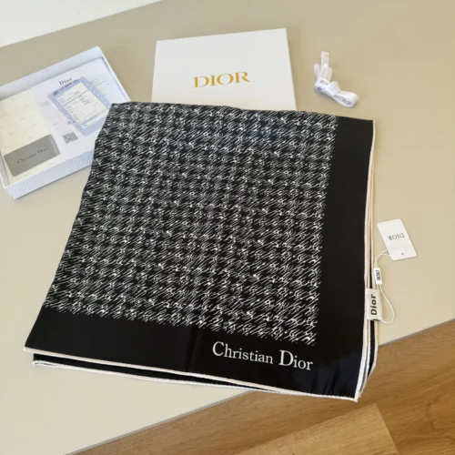 Dior 100% Silk Twill Printed Square Scarf with Hand-Rolled Edges - 90 x 90 cm - Ref. SCDIOR0026