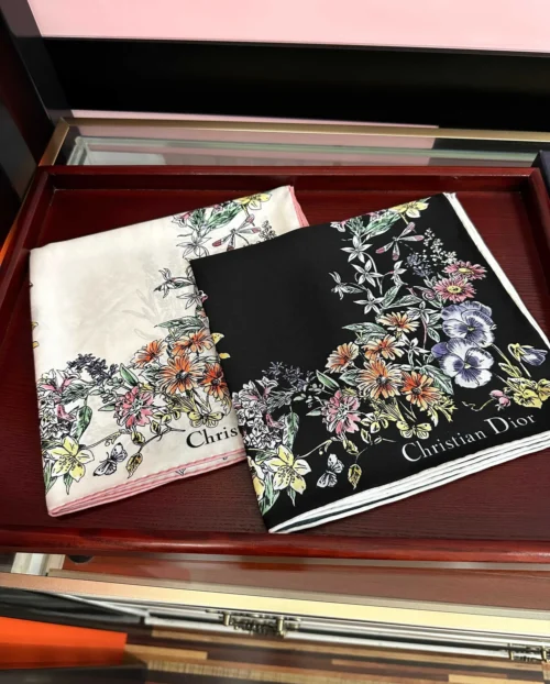 Dior Scarf for Versatile All-Season Styling - Ref. SCDIOR0037
