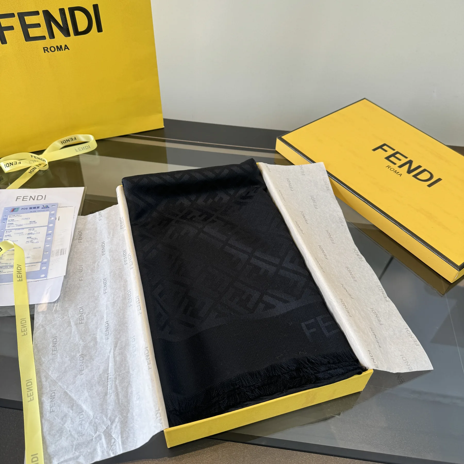 Fendi 60% Mulberry Silk 40% Wool Square Shawl - 140 x 140 cm - Ref. SCFENDI0002