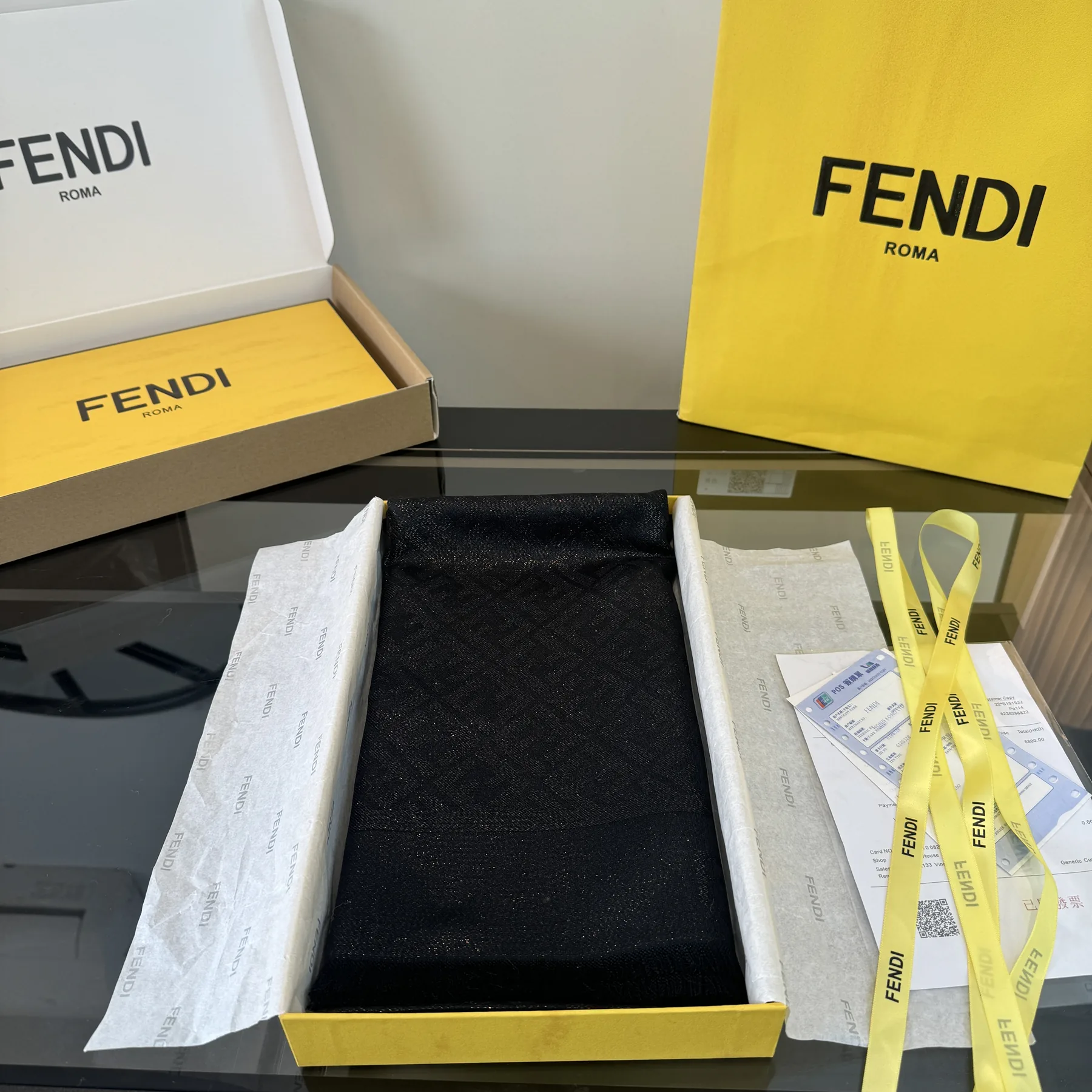 Fendi 60% Mulberry Silk 40% Wool Square Shawl - 140 x 140 cm - Ref. SCFENDI0003