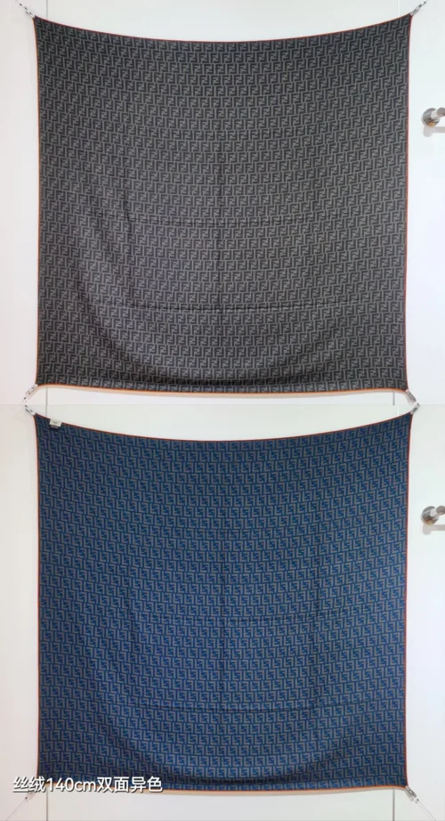 Fendi Contrasting-Sides 70% Cashmere 30% Silk Square Scarf - 140 x 140 cm - RFD2507 - Ref. SCFENDI0031