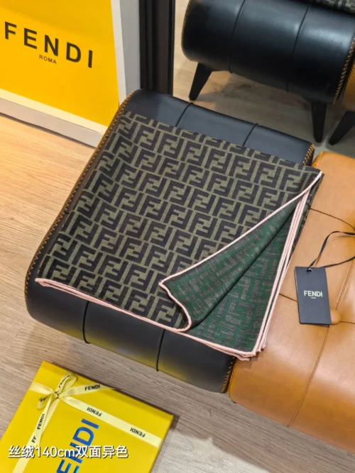 Fendi Contrasting-Sides 70% Cashmere 30% Silk Square Scarf - 140 x 140 cm - RFD2507 - Ref. SCFENDI0032
