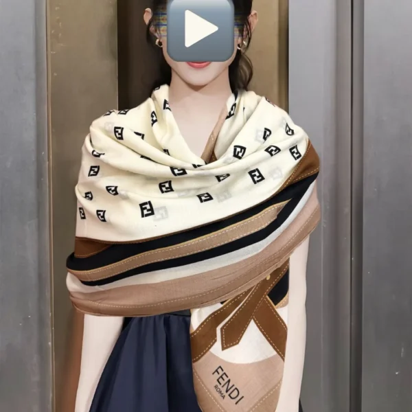 Fendi Scarf with F-Letter Motifs for Autumn and Winter - Ref. SCFENDI0033