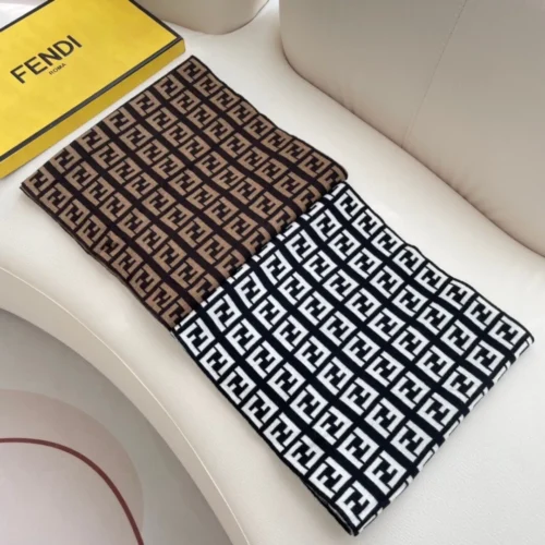 Fendi Unisex Cashmere Knitted Scarf with a Soft Finish - Ref. SCFENDI0039