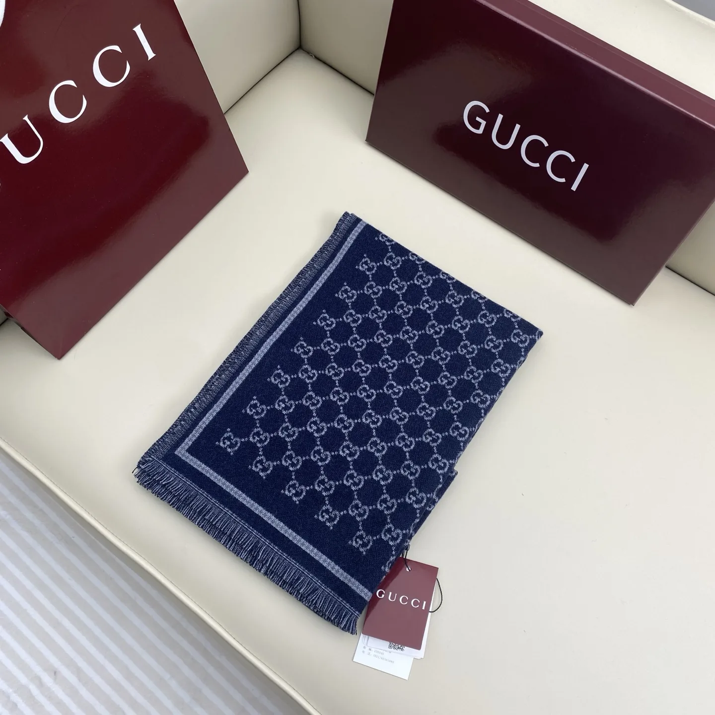 Gucci 100% Wool Scarf with Interlocking GG Motifs - 180 x 47 cm - Ref. SCGUCCI0004