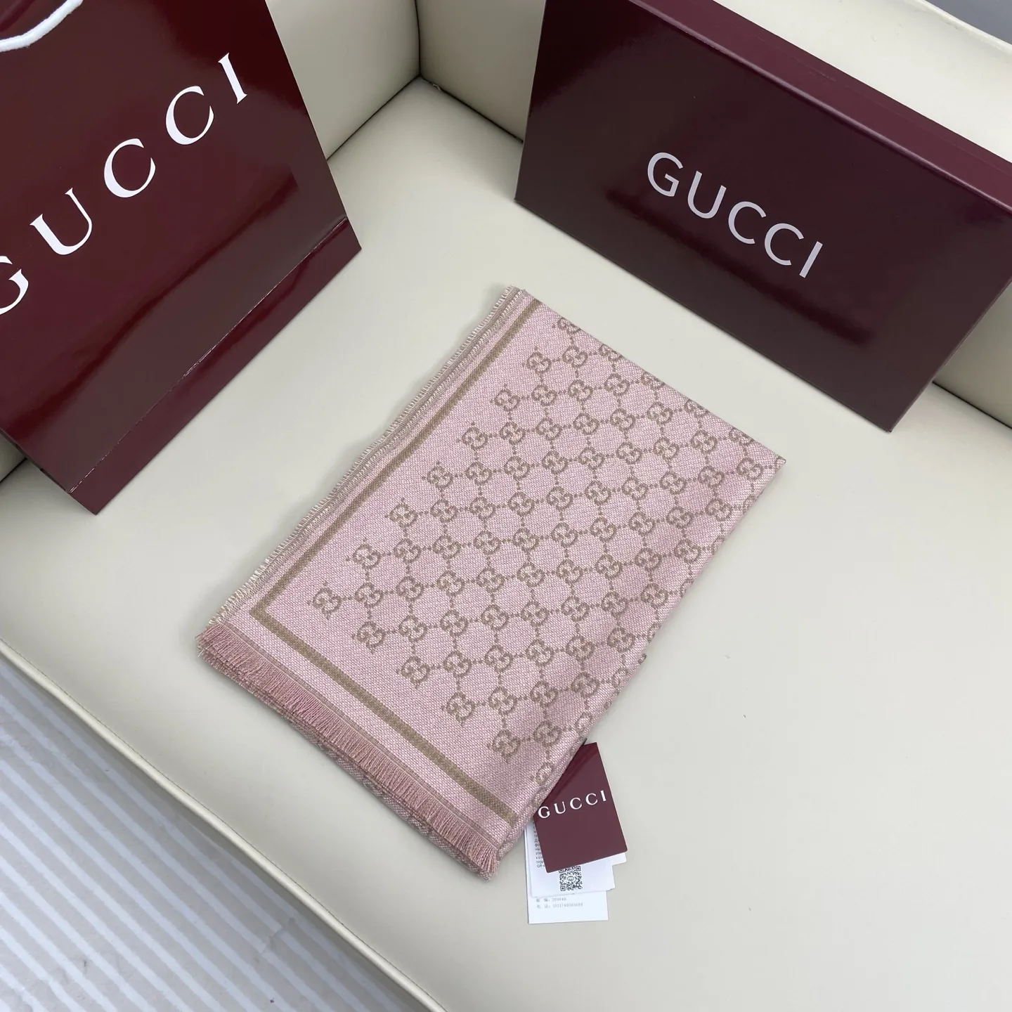 Gucci 100% Wool Scarf with Interlocking GG Motifs - 180 x 47 cm - Ref. SCGUCCI0006