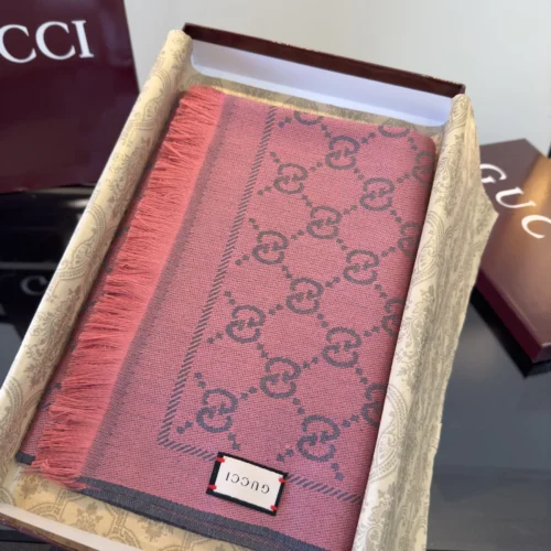 Gucci Reversible 100% Wool Small-GG Jacquard Shawl in Gray and Pink - 48 x 180 cm - Ref. SCGUCCI0011