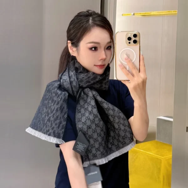 Gucci Reversible Scarf with Contrasting GG Motifs - Ref. SCGUCCI0013