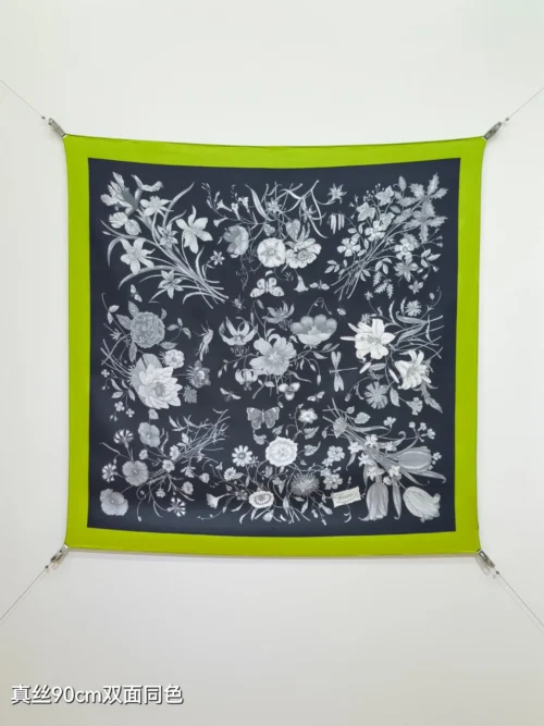 Gucci Allover Floral Reversible 18-Momme Silk Twill Square Scarf - 90 x 90 cm - SGC2602
