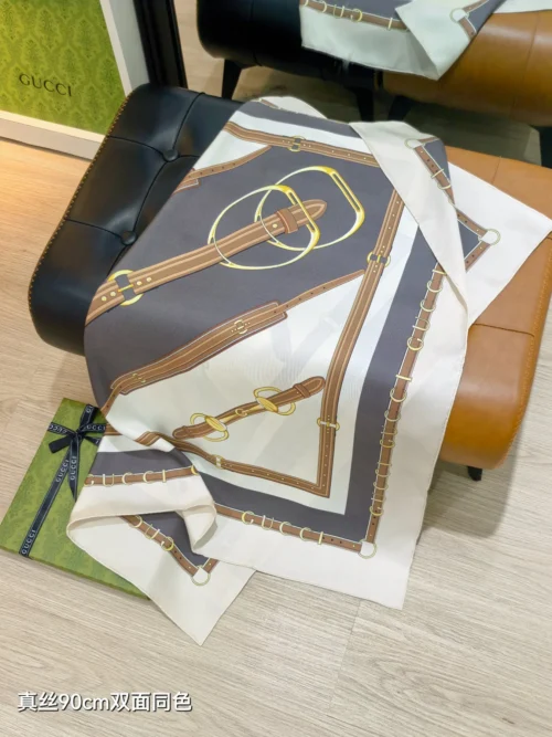 Gucci Reversible 18-Momme Silk Twill Square Scarf - 90 x 90 cm - SGC2610 - Ref. SCGUCCI0045
