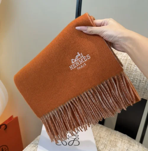 Hermes Two-Tone Scarf in Soft, Contrasting Colors - Ref. SCHERMES0002