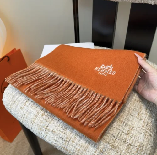 Hermes Two-Tone Scarf in Soft, Contrasting Colors - Ref. SCHERMES0002