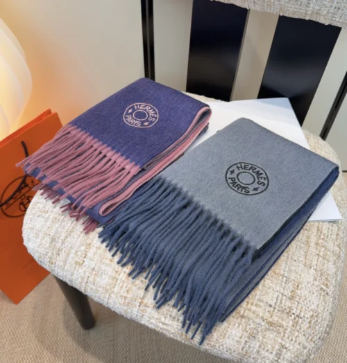 Hermes Men's Heavyweight Gradient Scarf with a Soft Finish - Ref. SCHERMES0004