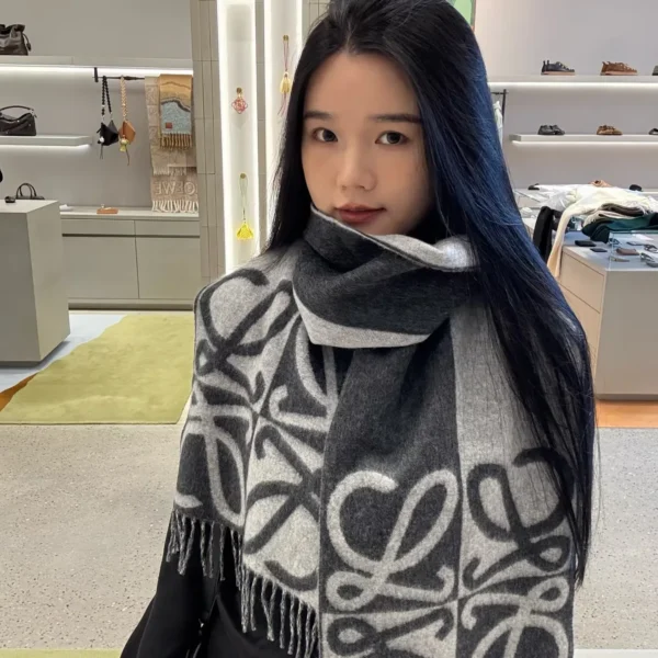 SCLOEWE0003-01 Loewe Reversible Wool-Cashmere Scarf with Anagram Motif in Pink and Camel - Ref. SCLOEWE0003