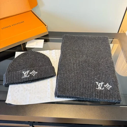 Louis Vuitton Unisex 100% Cashmere Two-Piece Winter Hat and Scarf Set - Ref. SCLV0007