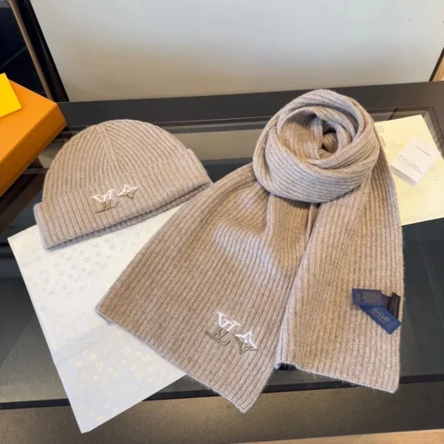 Louis Vuitton Unisex 100% Cashmere Two-Piece Winter Hat and Scarf Set - Ref. SCLV0008