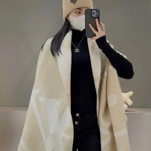 Louis Vuitton Cashmere-Mulberry Silk Blend Shawl - 200 x 70 cm