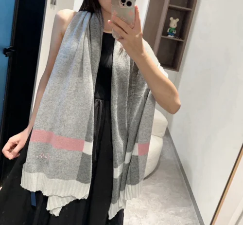 Louis Vuitton Cashmere Knitted Scarf