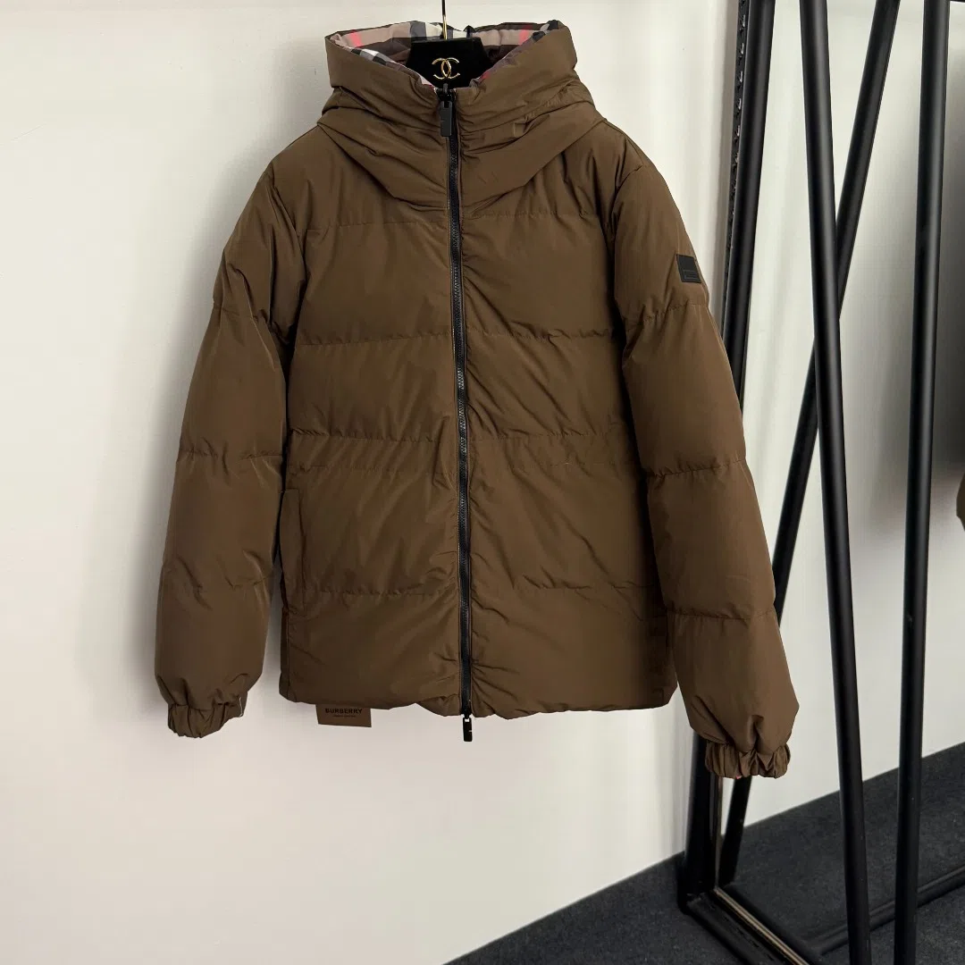 WCBURBERRY0016-01 Burberry Women's Black Long-Sleeve Check-Pattern Color-Block Reversible Padded Jacket with Drawstring Detail - Ref. WCBURBERRY0016