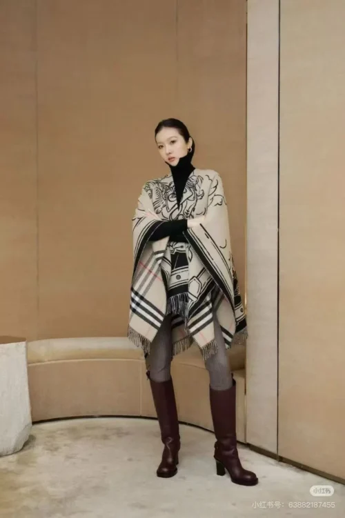 Burberry Women's Jacquard Reversible Wool Cardigan - Ref. WCBURBERRY0066