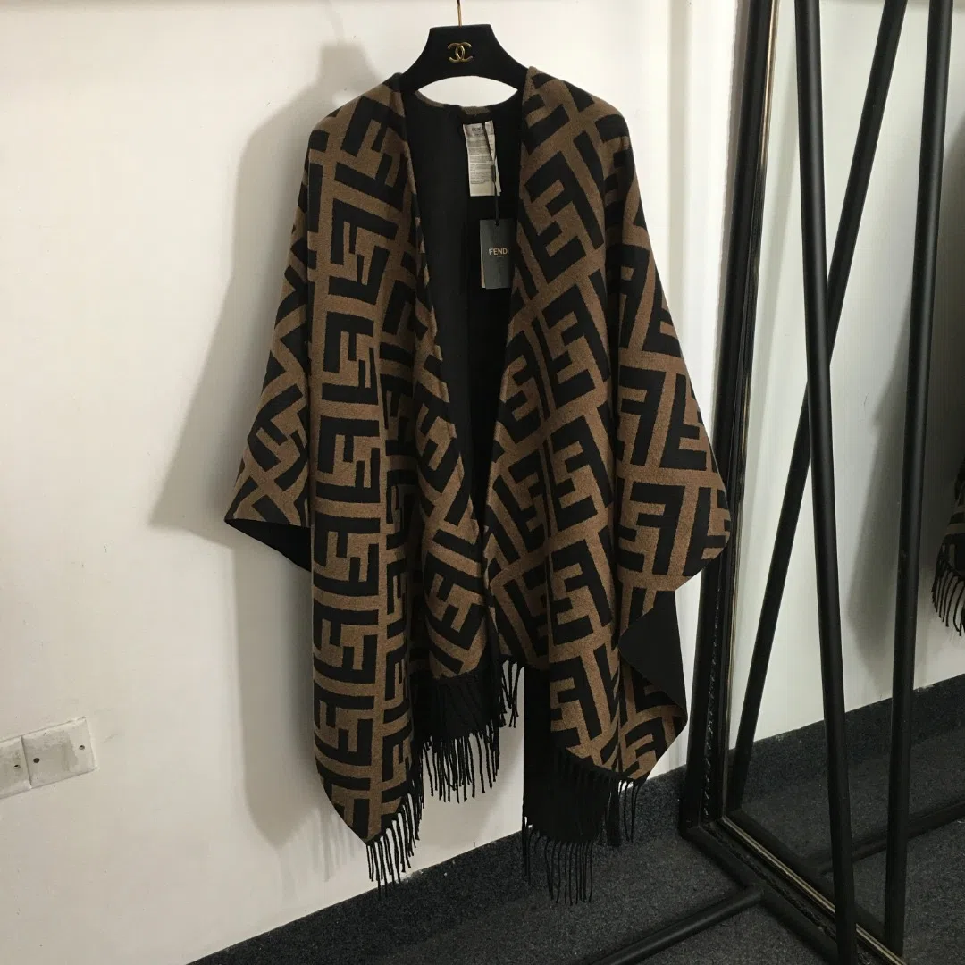 Fendi Women's Grey Monogram-Pattern Cashmere Cardigan - Ref. WCFENDI0002