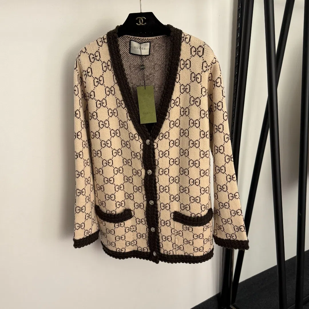 Gucci Women's Long-Sleeve V-Neck Monogram-Pattern Cardigan with Button Fastening - Ref. WCGUCCI0004