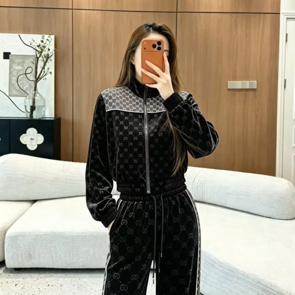 Gucci Women's Long-Sleeve Monogram-Pattern Velvet Tracksuit with Zip Fastening - Ref. WCGUCCI0010